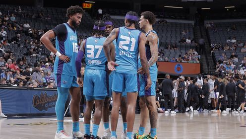 夏联-麦戈文斯29+5 阿丘尔19+9 黄蜂力克国王保持不败