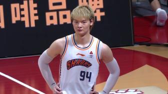 2024年04月21日 王哲林5犯仅打17分钟 李弘权18+7 上海逆转浙江扳成1-1